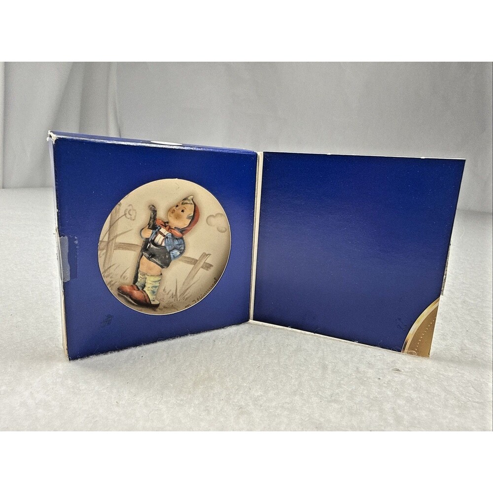 Hummel Goebel Little Hiker Mini Plate 2074 Hum 16/T Retirement 2002 Box Germany